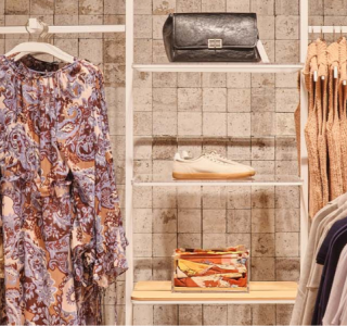 Mango transforma residuo textil posconsumo en mobiliario para sus tiendas