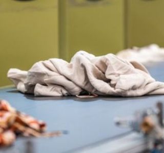 Mango lanzará las primeras prendas a partir de residuos textiles en Cataluña